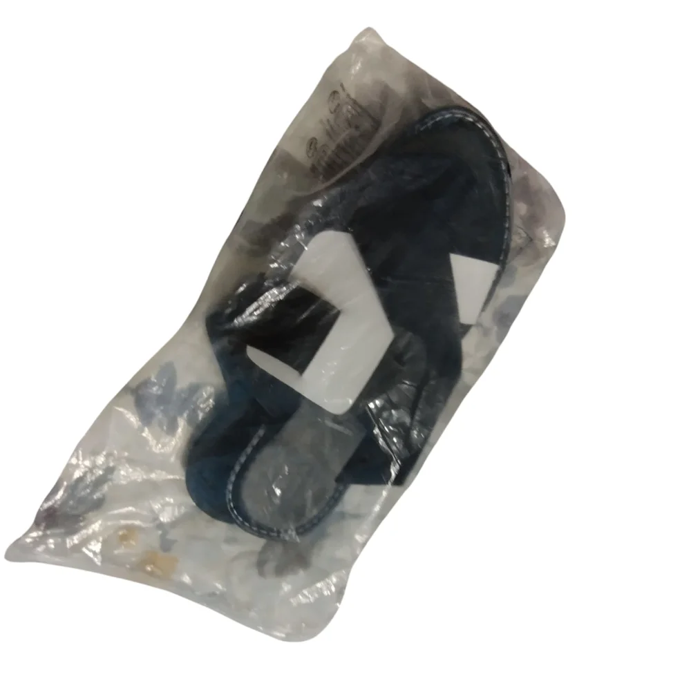 NIB Stylish Black and White Women's Flat Slip-on Sandals Size 38 US 8 - Picture 3 of 4